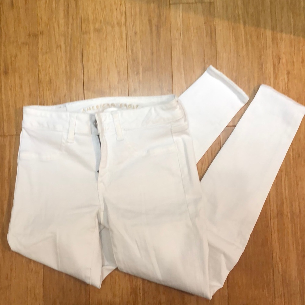 NWOT American eagle next level stretch white denim